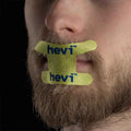 Hevi™ Tape nalepená cez ústa a bradu